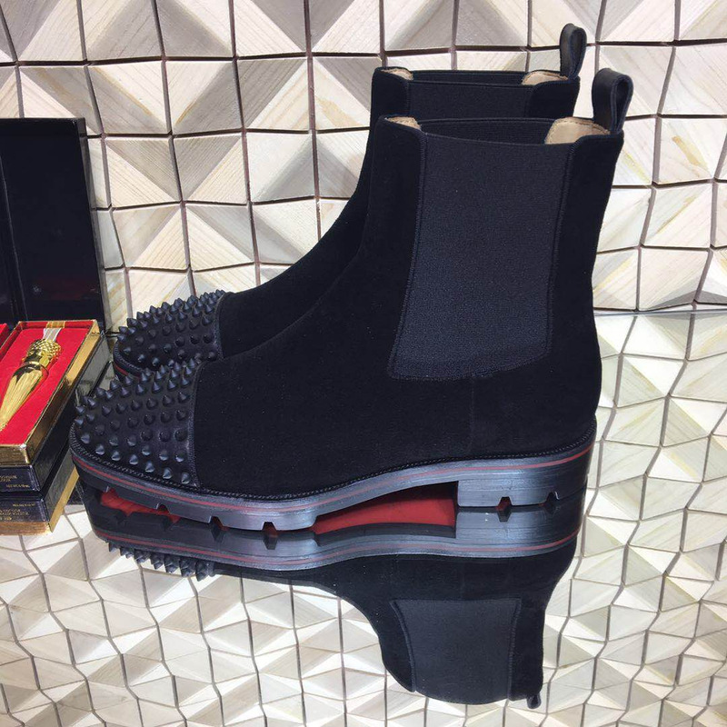 S*per perfect ch**an louboutin black spikes boot