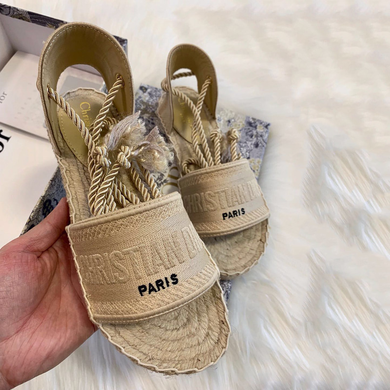 D*or ch**an D*orexpress thong sandals