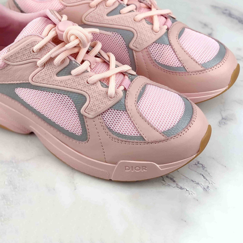 D*or "b24" sneaker in pale pink