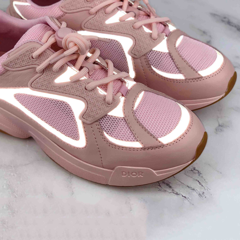D*or "b24" sneaker in pale pink