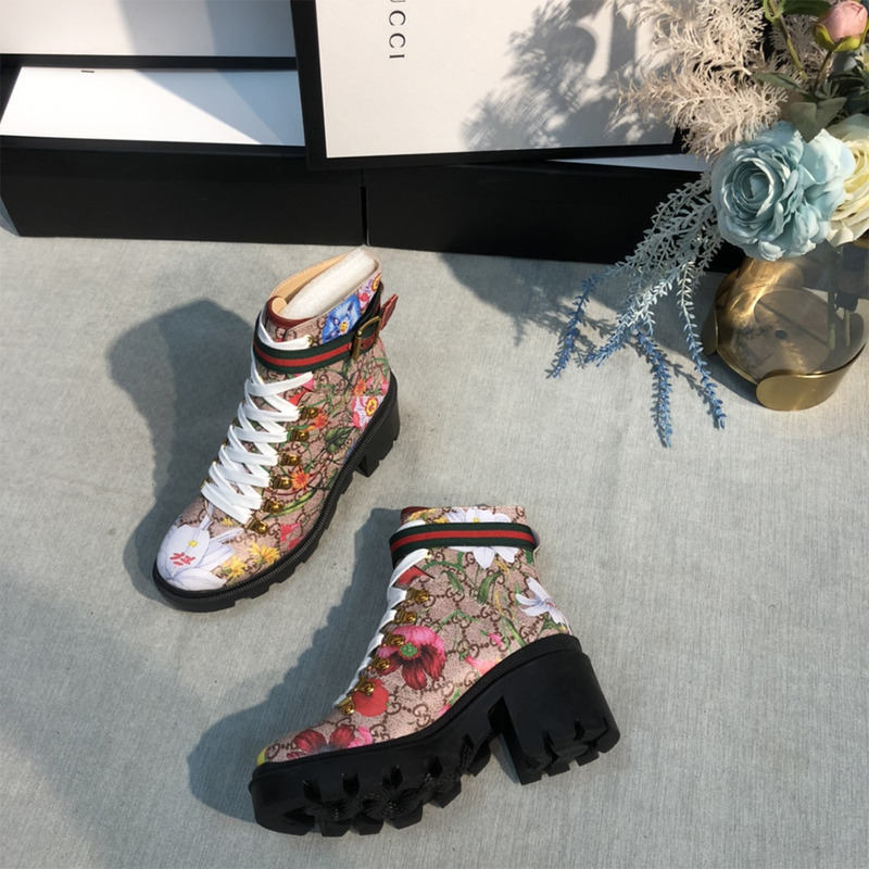 G*u*i flora ankle boot with sylvie web