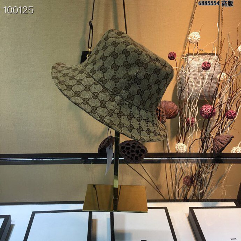 G*u*i lame bucket hat