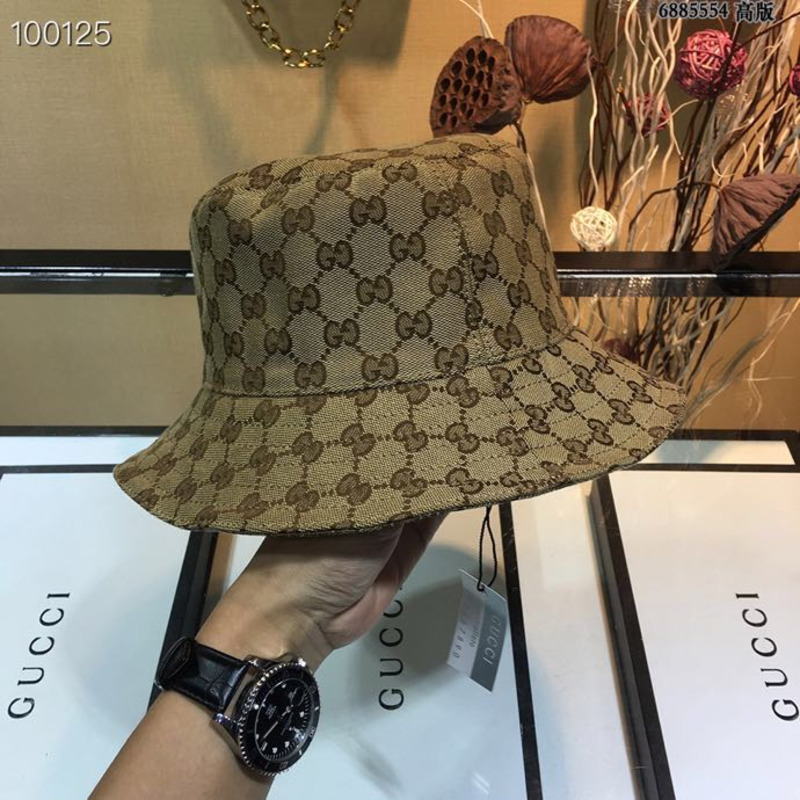 G*u*i lame bucket hat