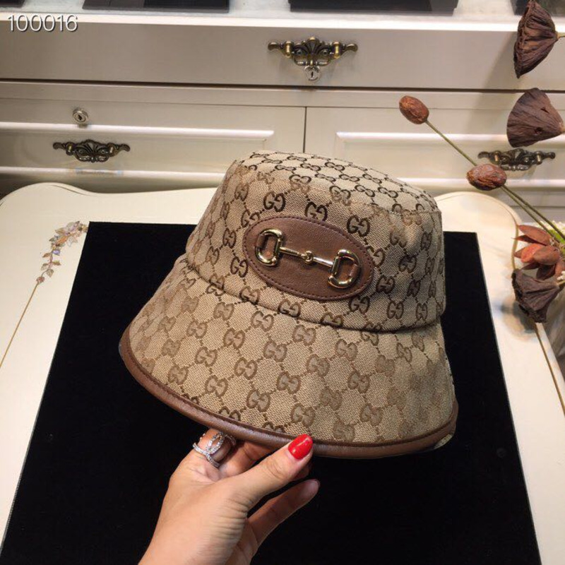 G*u*i canvas bucket hat