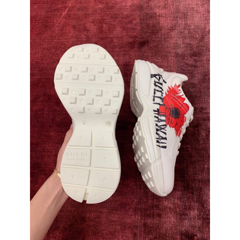 G*u*i sneaker with logo