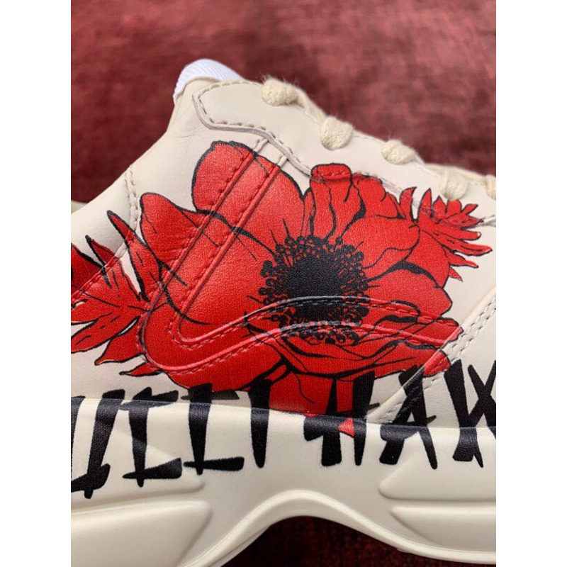 G*u*i sneaker with logo