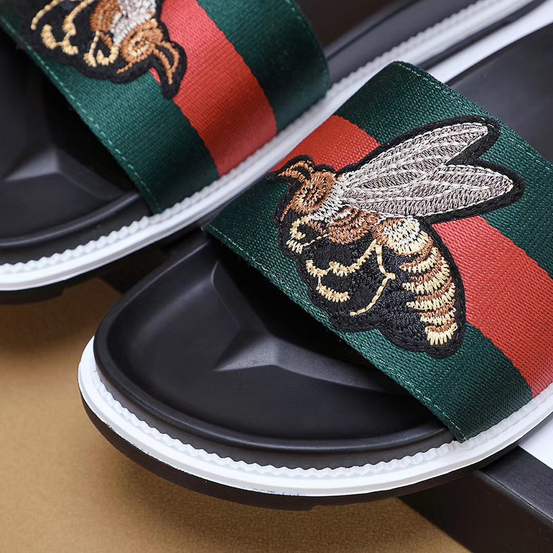 G*u*i bee web printed slide sandal