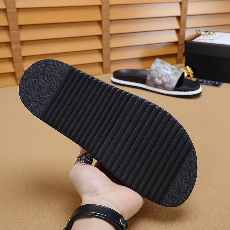 G*u*i logo slide sandal