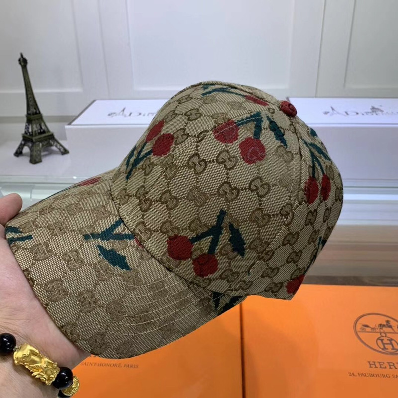 G*u*i cherry canvas baseball hat