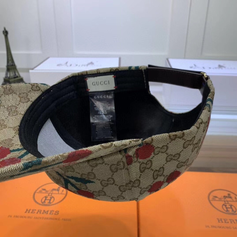 G*u*i cherry canvas baseball hat