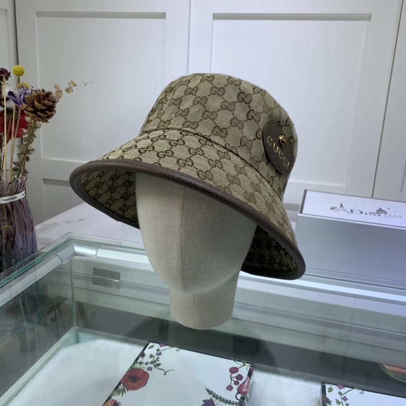 G*u*i canvas bucket hat in khaki