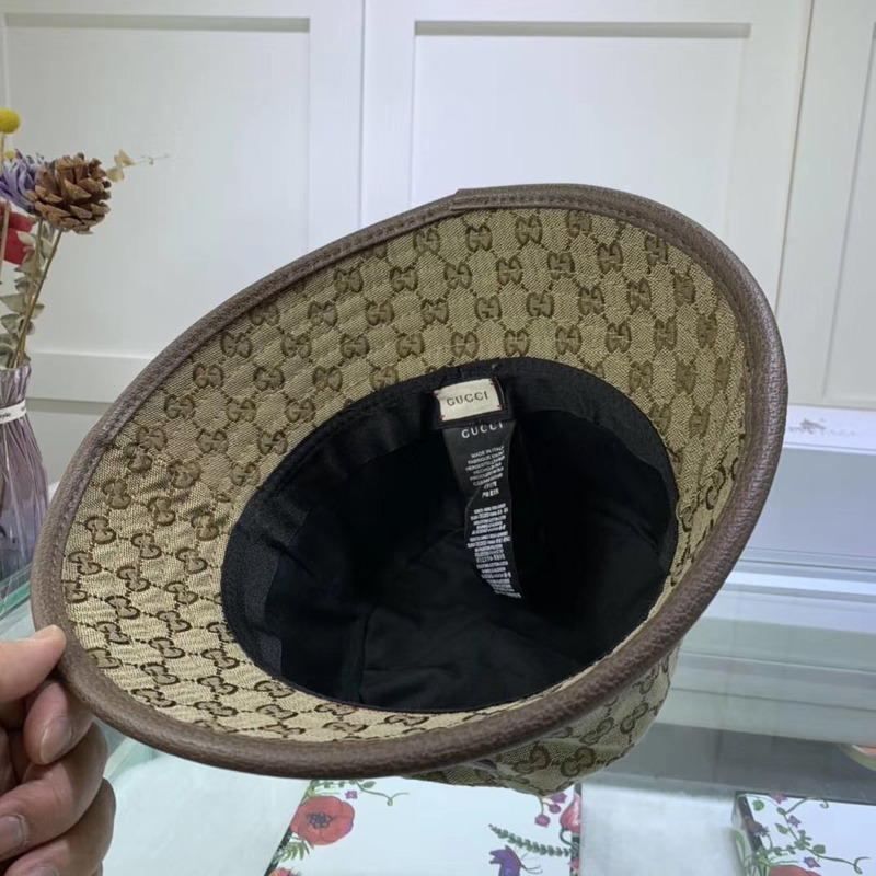 G*u*i canvas bucket hat in khaki