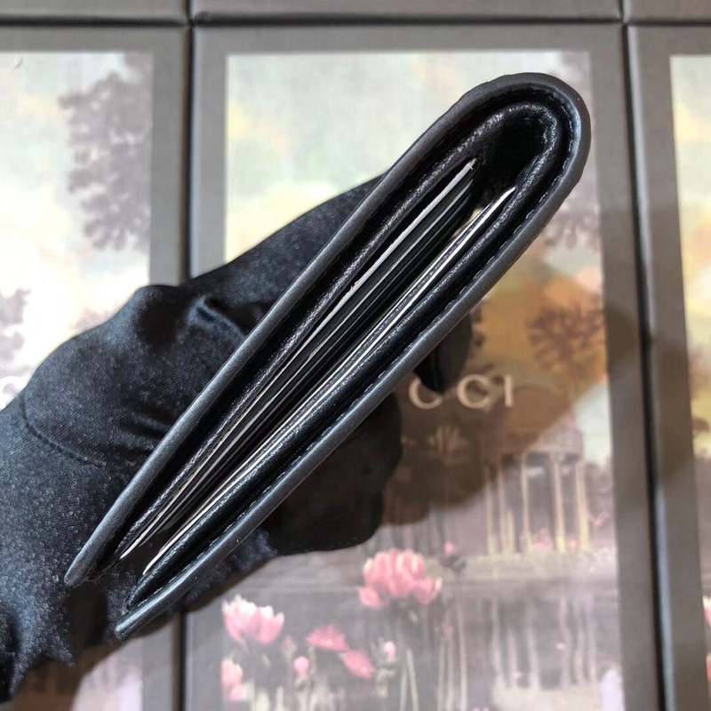 G*u*i wallet with interlocking g