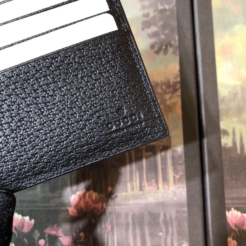 G*u*i wallet with interlocking g