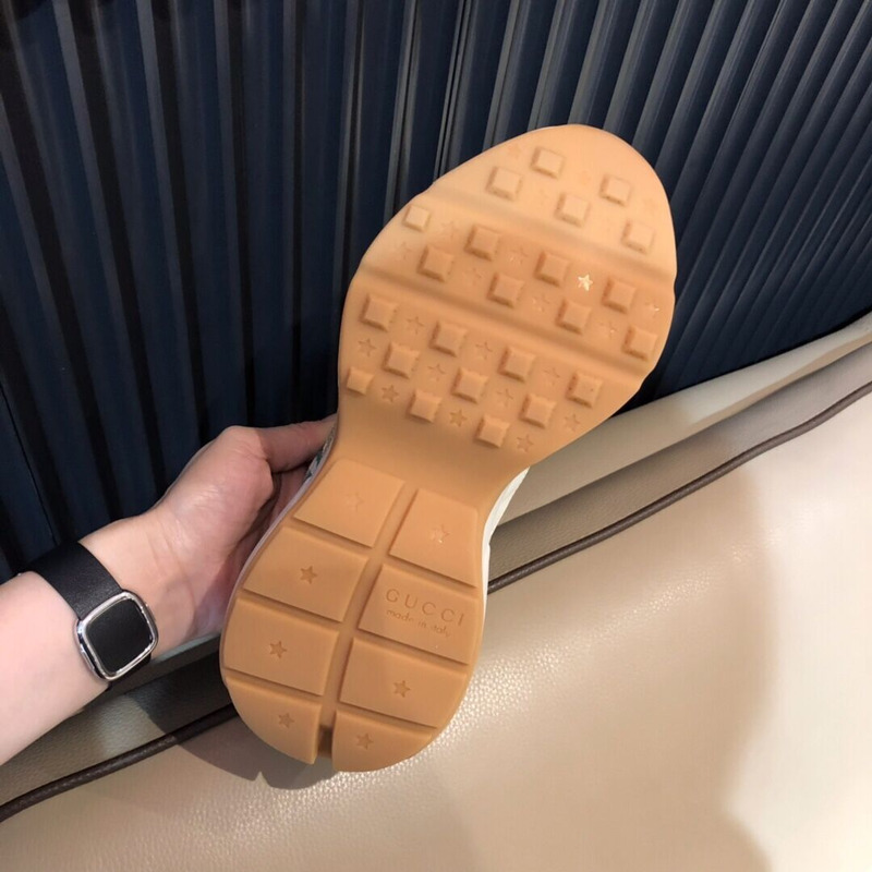 G*u*i rhyton glitter sneaker