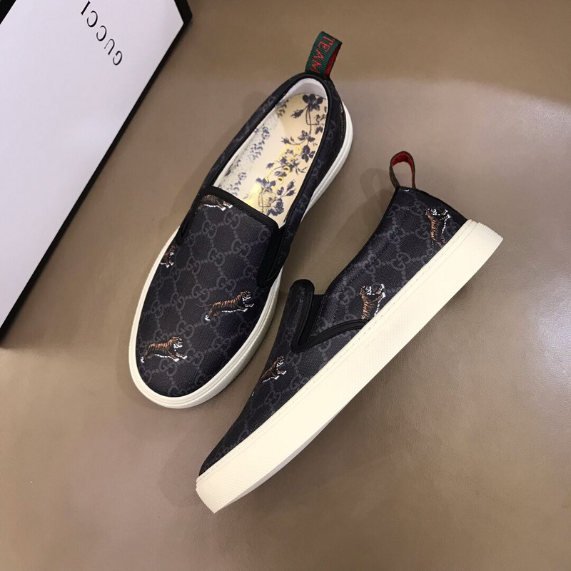 G*u*i tiger printed flat espadrille