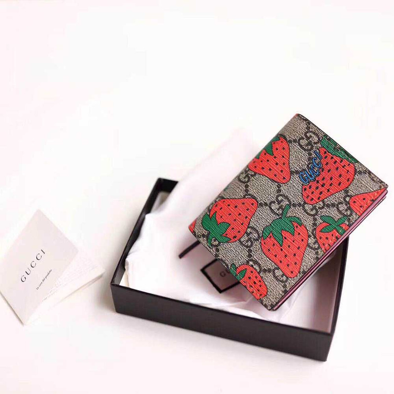 G*u*i strawberry print card case wallet