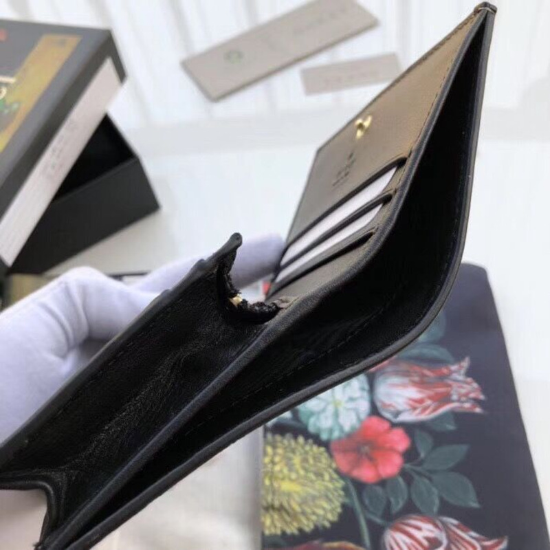 G*u*i bees card case