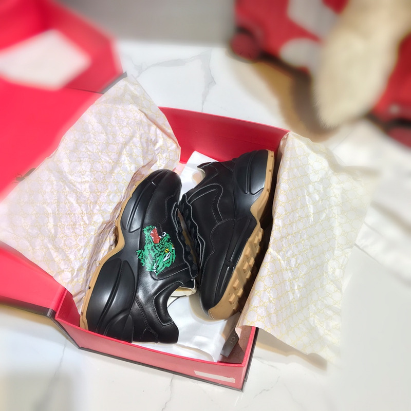 G*u*i ace tiger print sneaker  in black