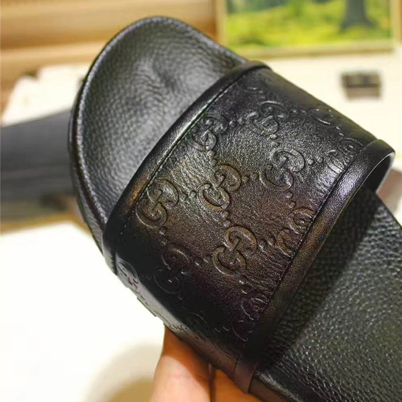 G*u*i double g black sandals