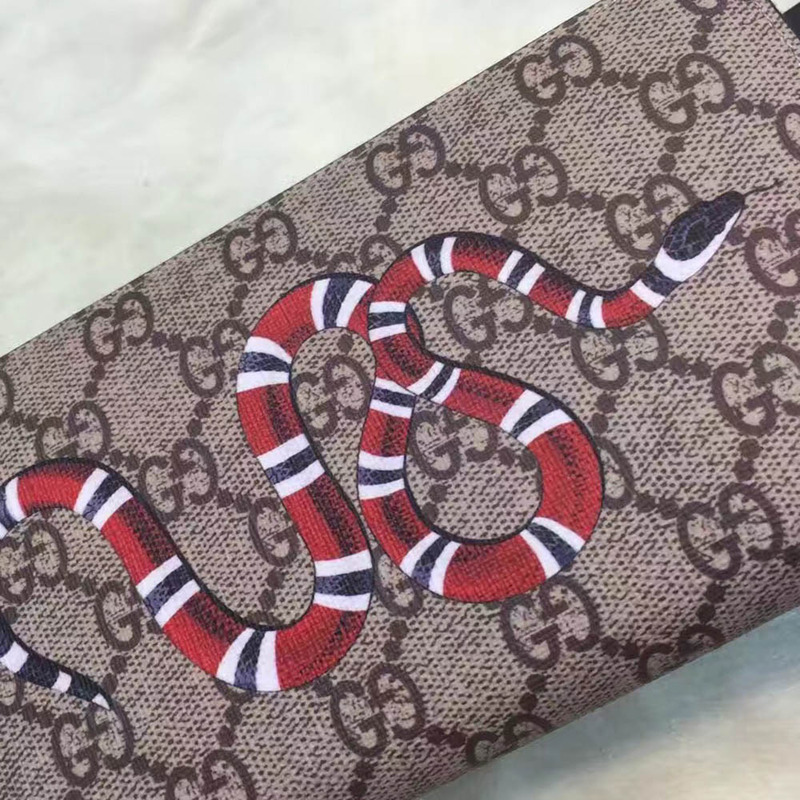 G*u*i snake long wallet