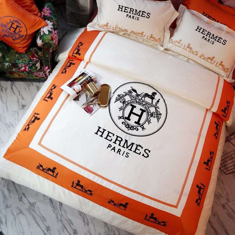 H**mes paris bed sheet
