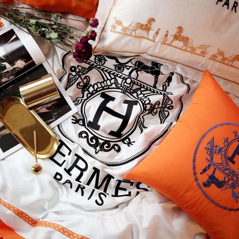 H**mes paris bed sheet