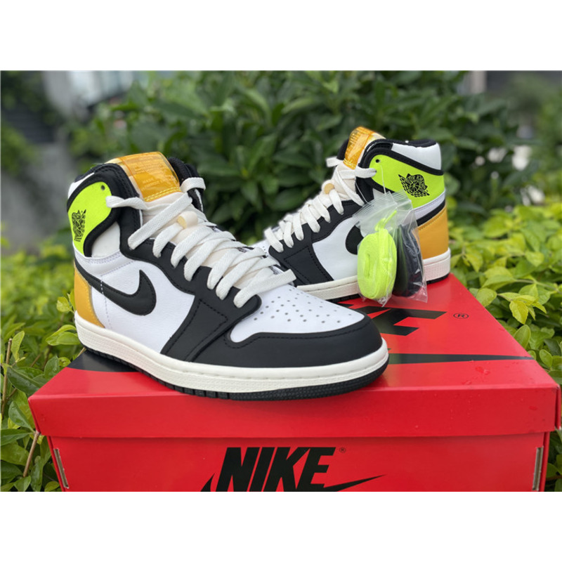 Air Jordan 1 High OG"Volt Gold"555088 118 Sneakers Men
