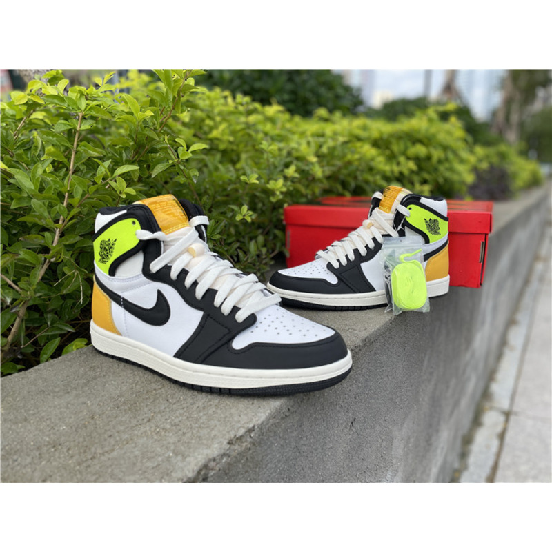 Air Jordan 1 High OG"Volt Gold"555088 118 Sneakers Men