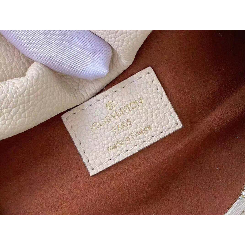 l**is V*t*n monogram empreinte bumbag