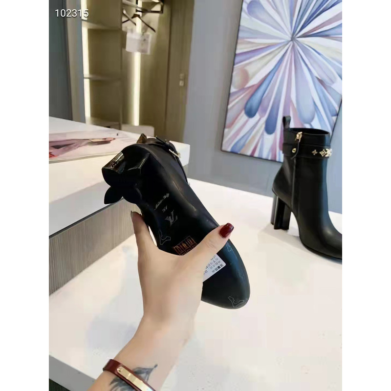 l**is V*t*n monogram high heels women