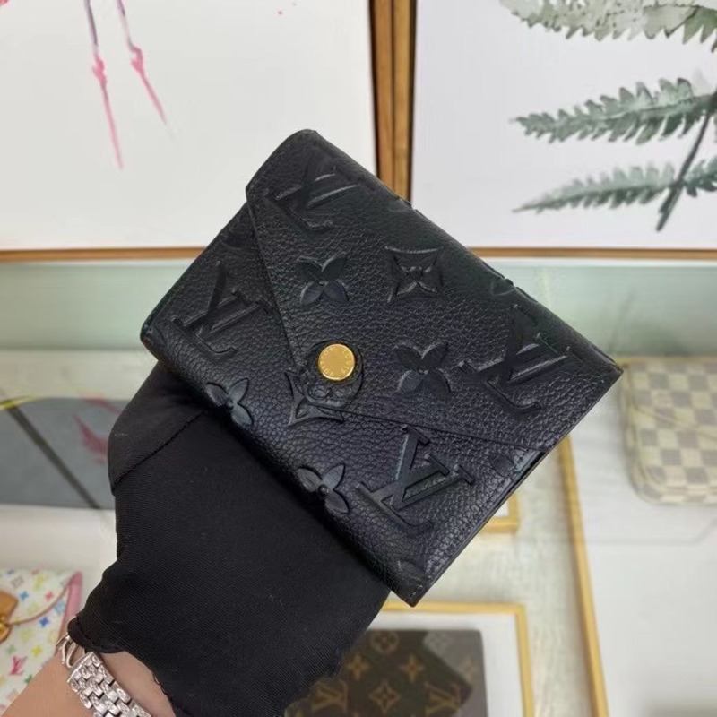 l**is V*t*n black victorine wallet