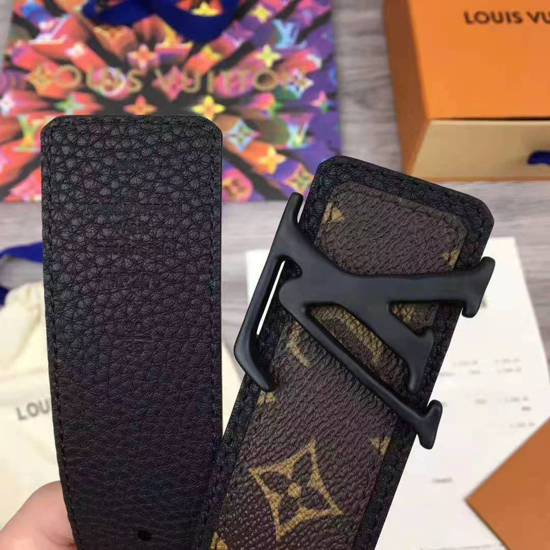 l**is V*t*n initiales monogram belt
