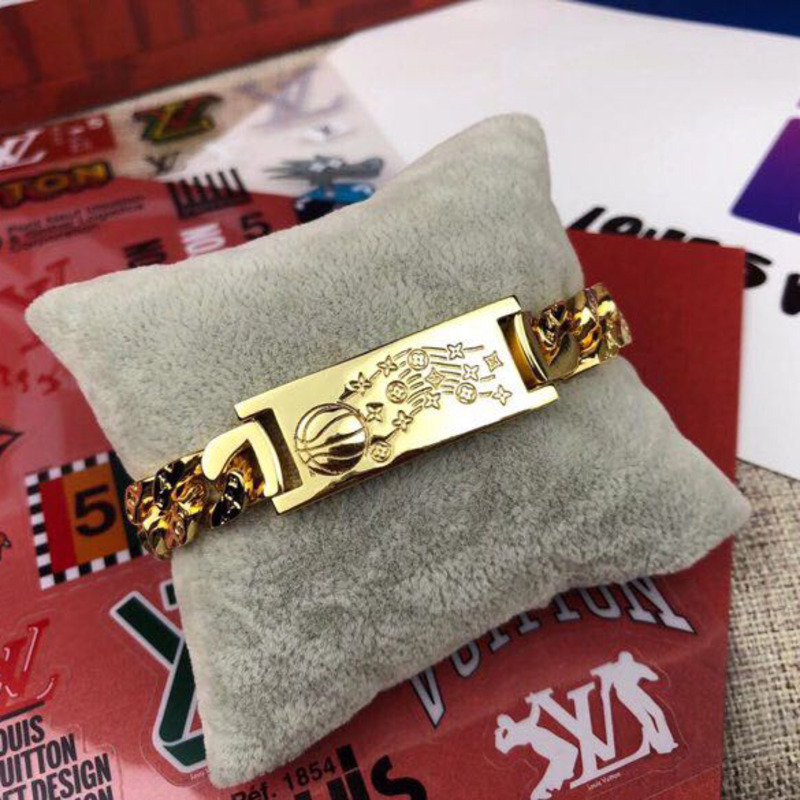 l**is V*t*n x nba bracelet gold