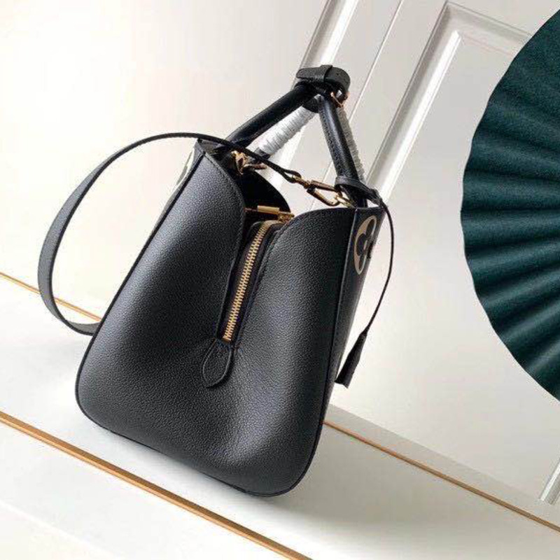 l**is V*t*n montaigne bb handbag