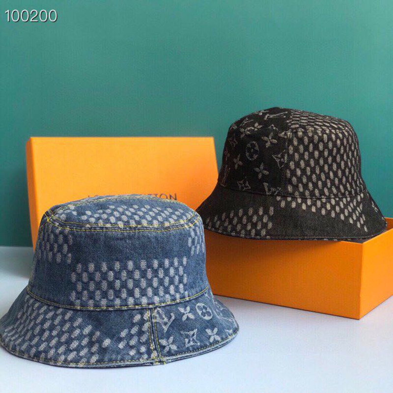 l**is V*t*n damier geant wave monogram sun hat