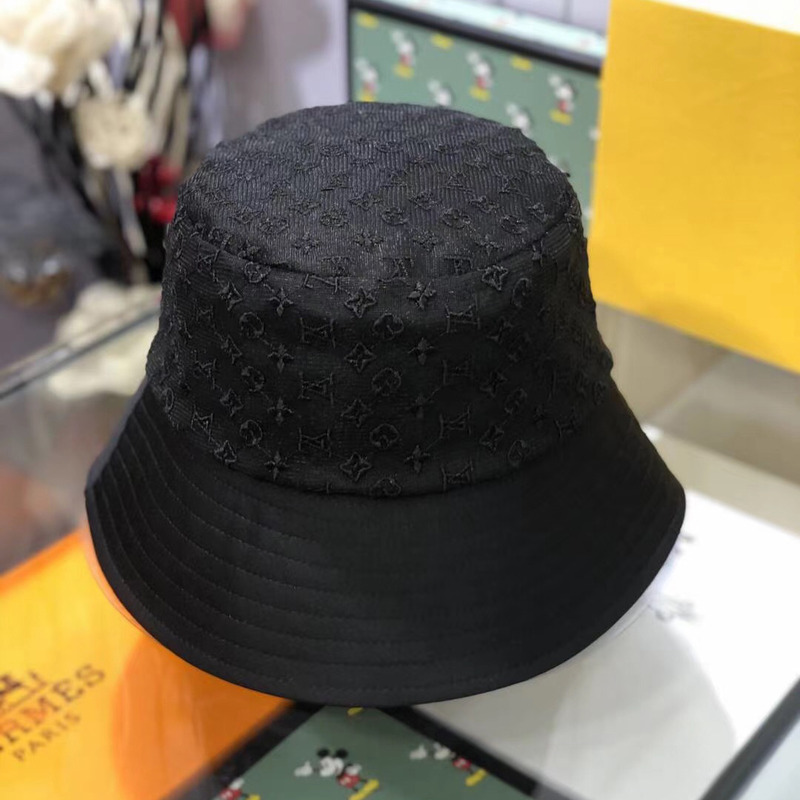 l**is V*t*n monogram bucket hat