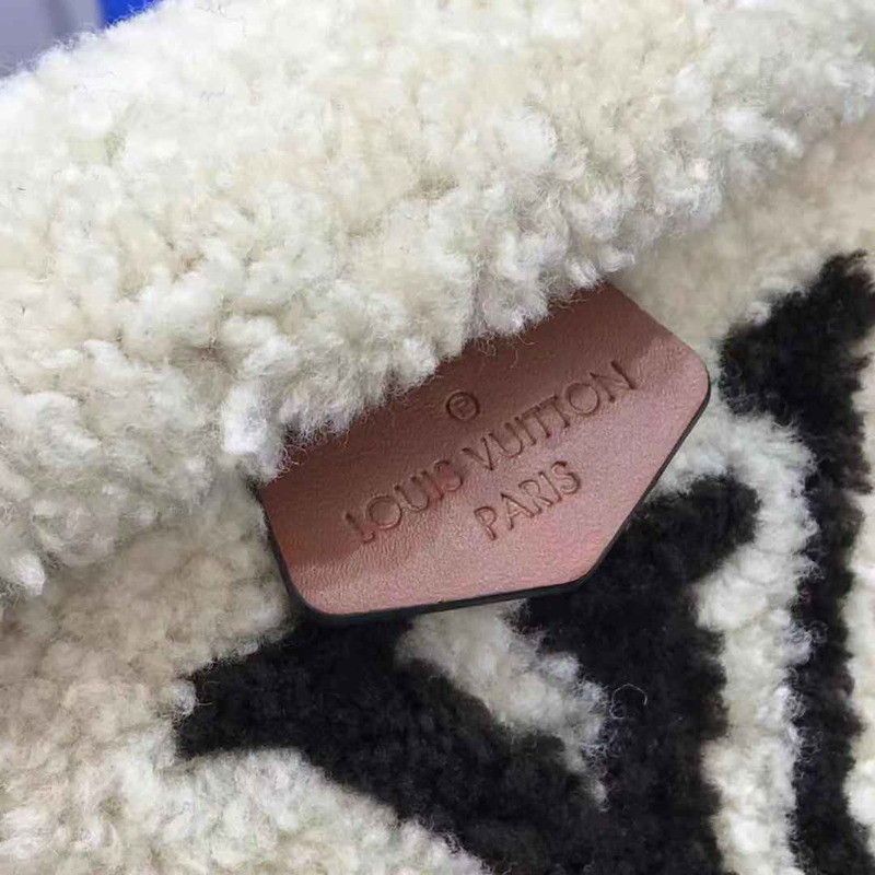 l**is V*t*n monogram lv bumbag