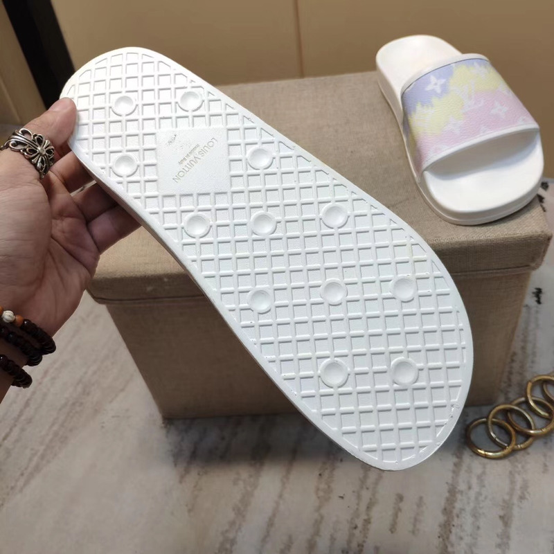 l**is V*t*n monogram sandals men