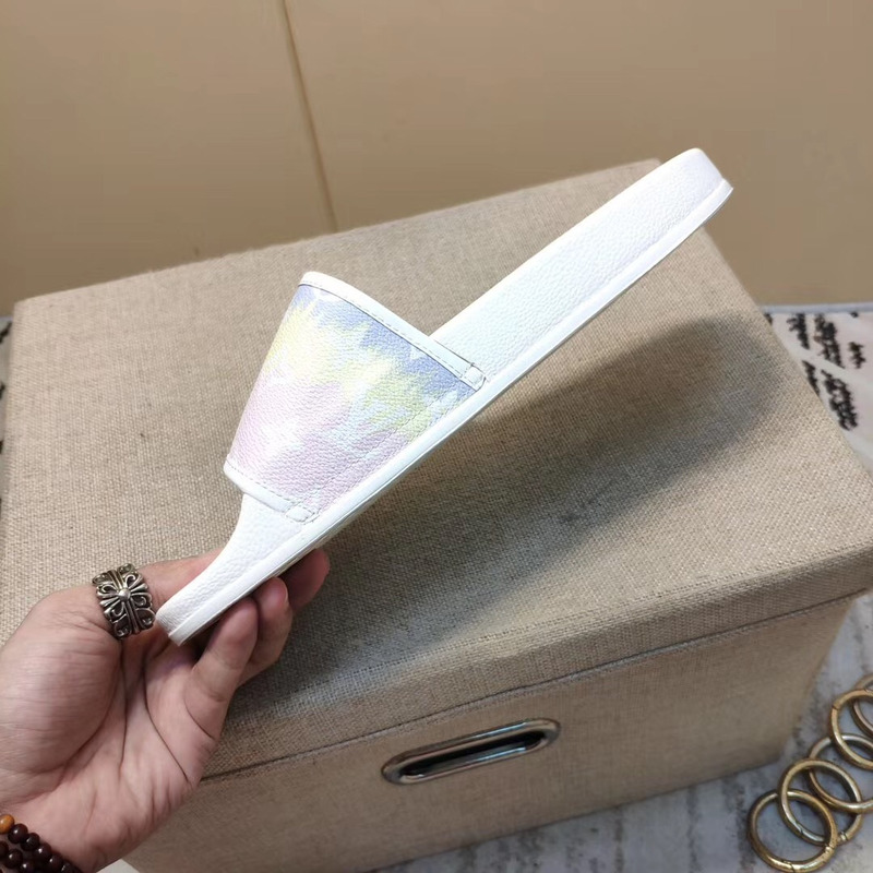 l**is V*t*n monogram sandals men