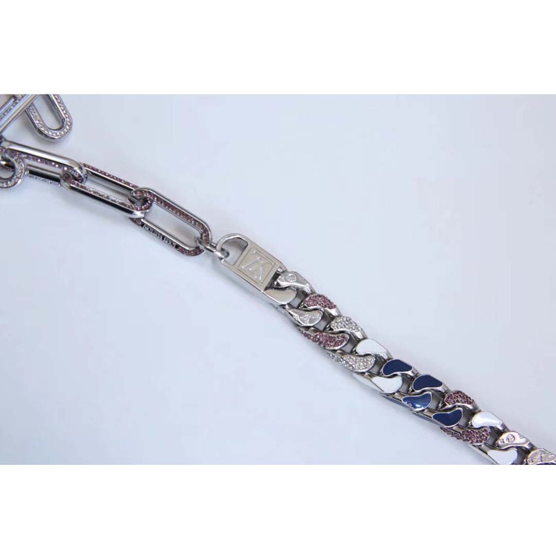 l**is V*t*n chain necklace