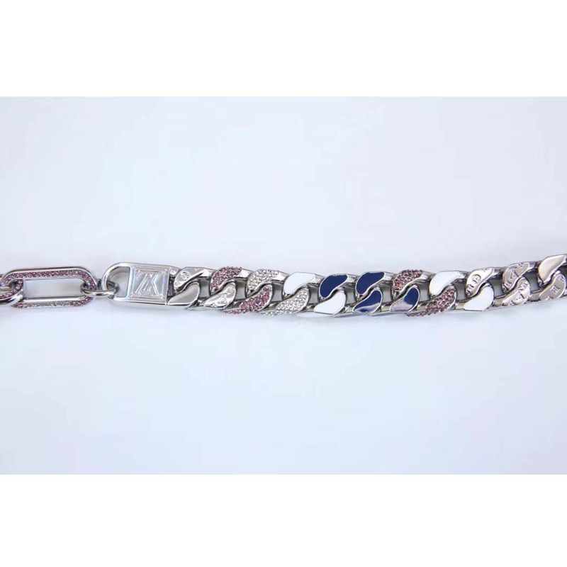 l**is V*t*n chain necklace