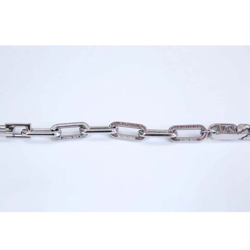 l**is V*t*n chain necklace