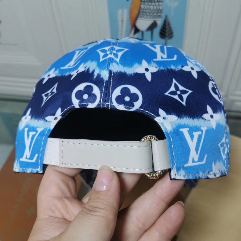 l**is V*t*n monogram baseball cap