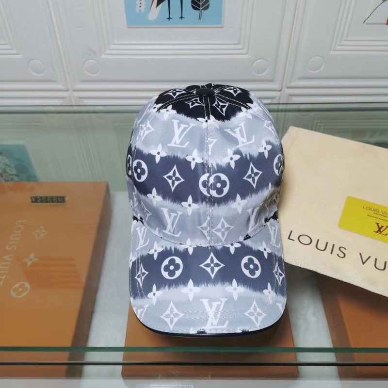 l**is V*t*n monogram baseball cap