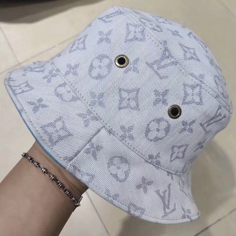 l**is V*t*n monogram denim bob