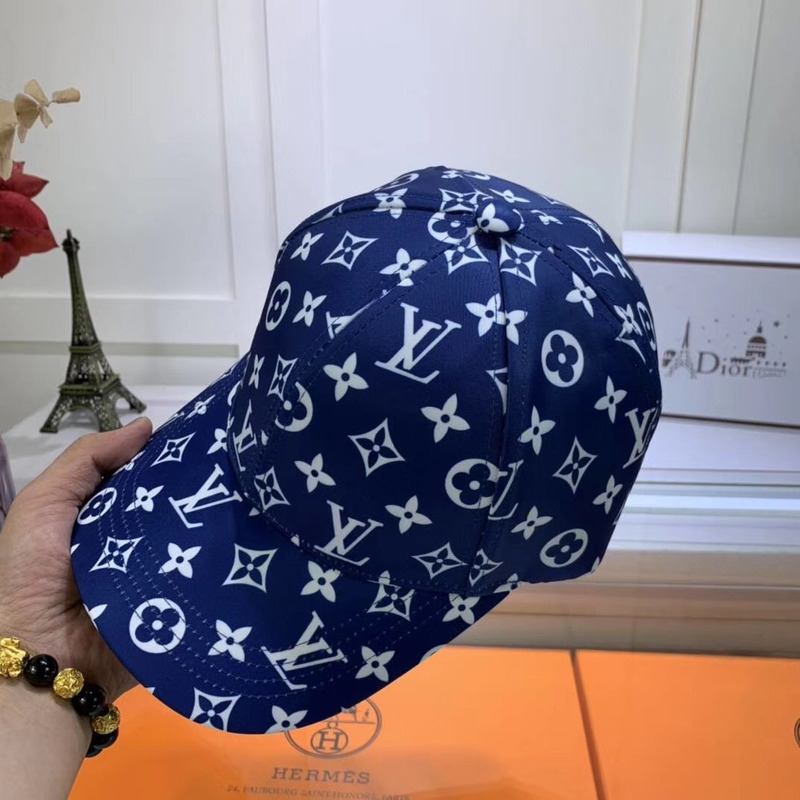 l**is V*t*n monogram baseball cap blue