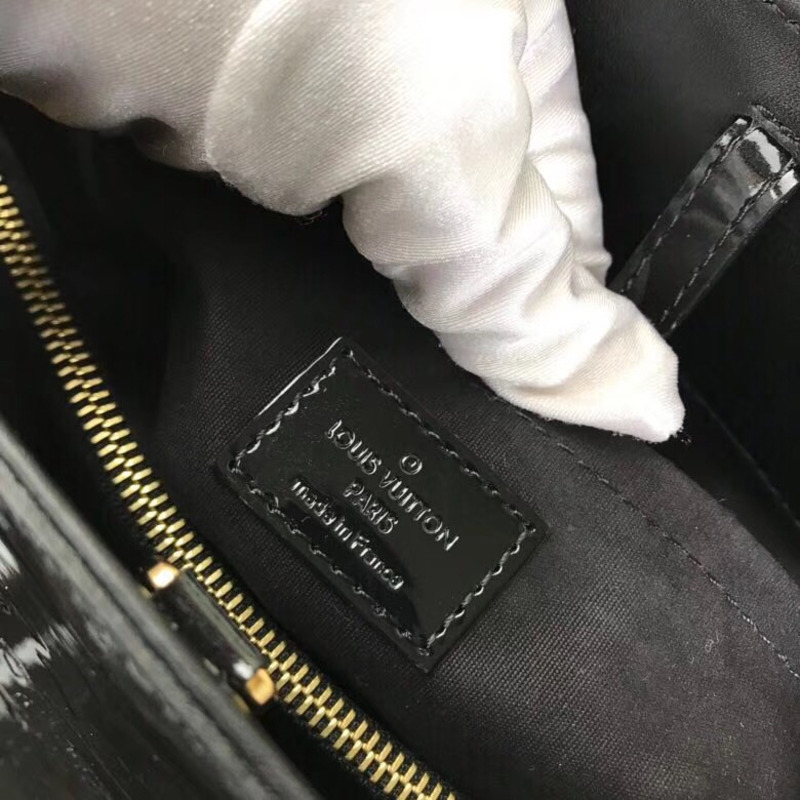 l**is V*t*n monogram vernis leather alma bb