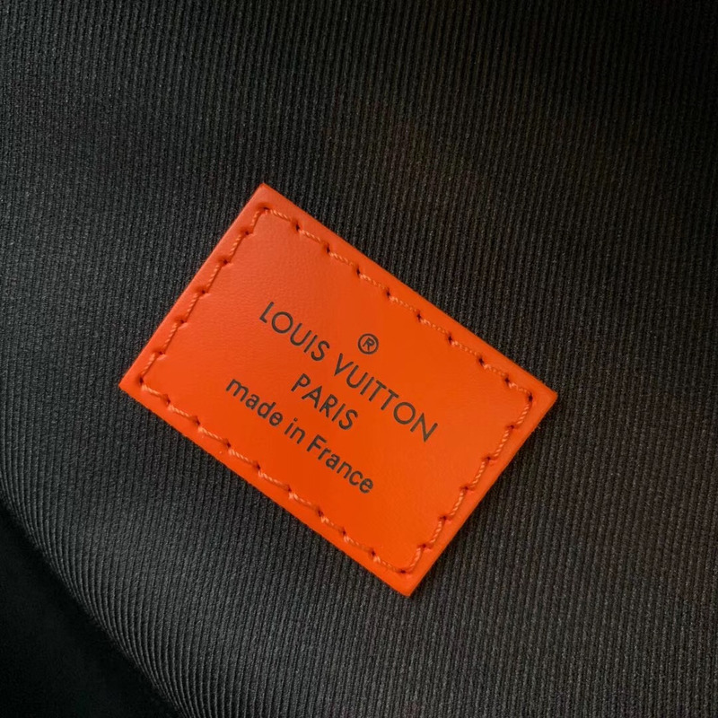 l**is V*t*n damier cobalt race discovery backpack