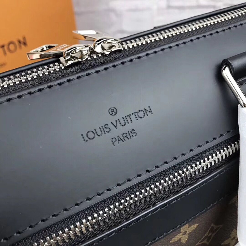 l**is V*t*n shoulder bag in brown